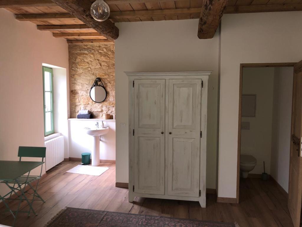 Chambre Du Tilleul - Charme, Confort Et Piscine Sigonce Экстерьер фото
