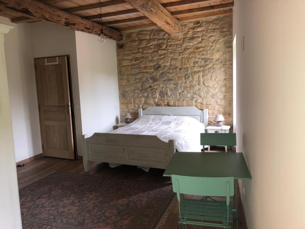 Chambre Du Tilleul - Charme, Confort Et Piscine Sigonce Экстерьер фото